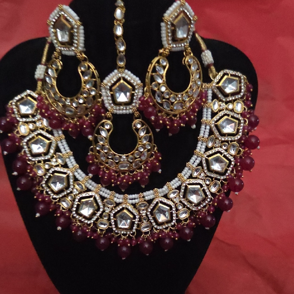 Elegant Gold and Red Jewelry Set